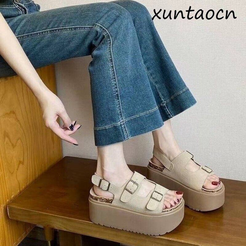 Sandali con plateau spesso da  - Summer Clothing Korea recensione e prezzo